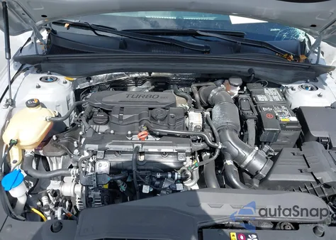 2024 Kia K5 Gt-Line z USA, uszkodzony, nr VIN 5XXG64J28RG259917